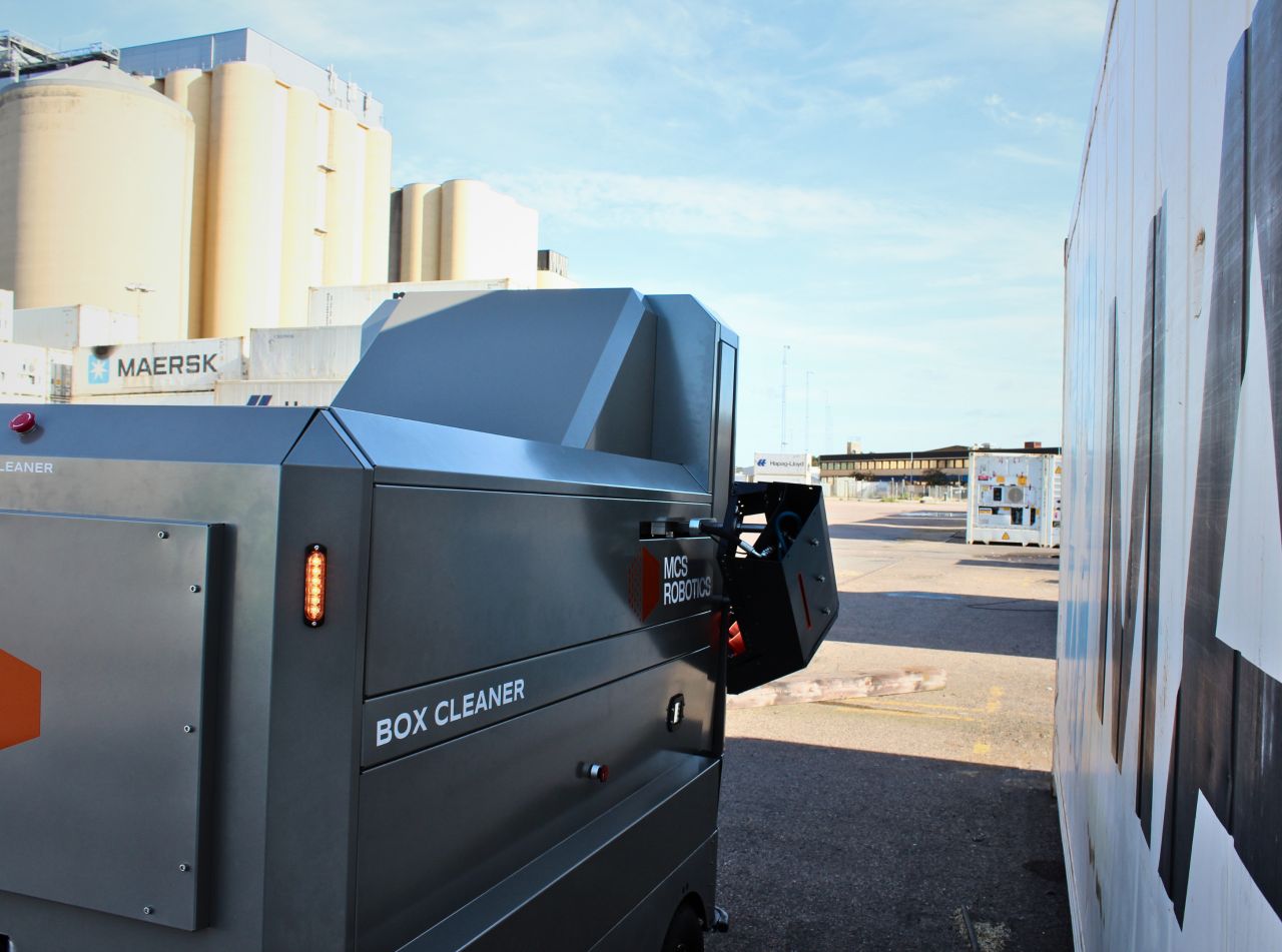Box Cleaner at a container terminal
